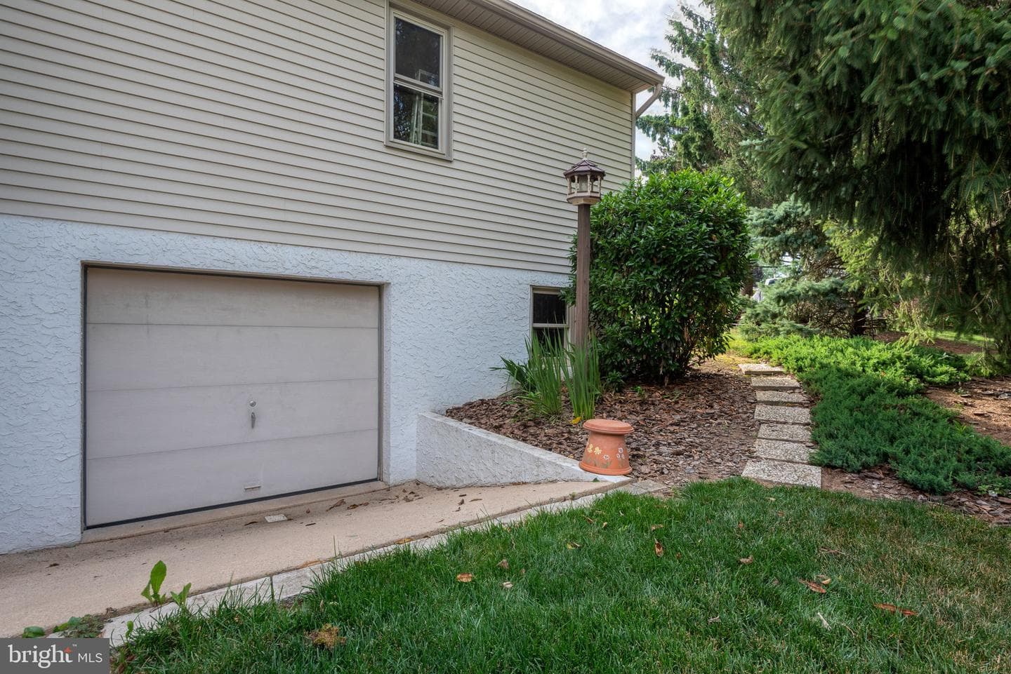 13 Diane Avenue photo 45