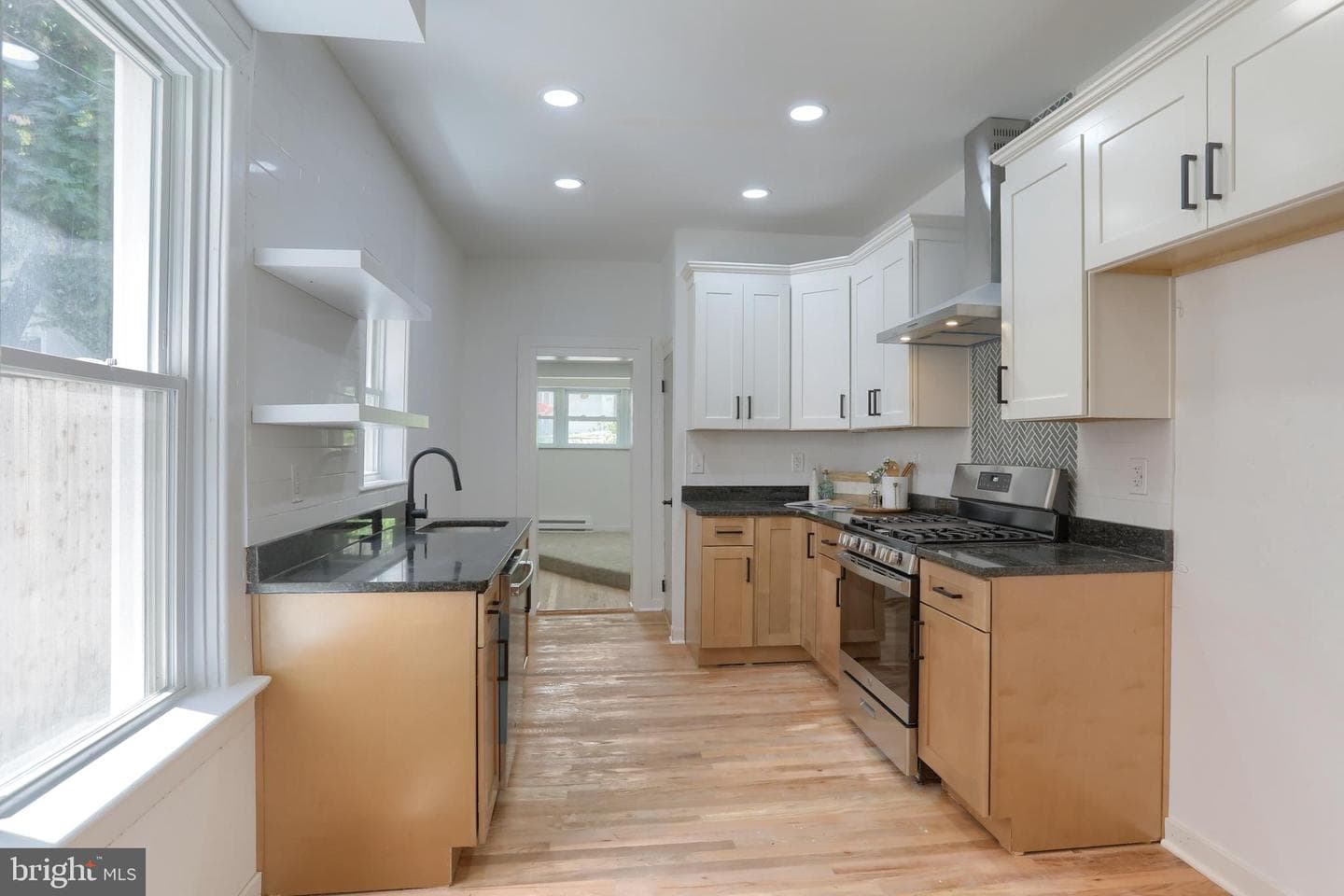 426 Nevin Street photo 13