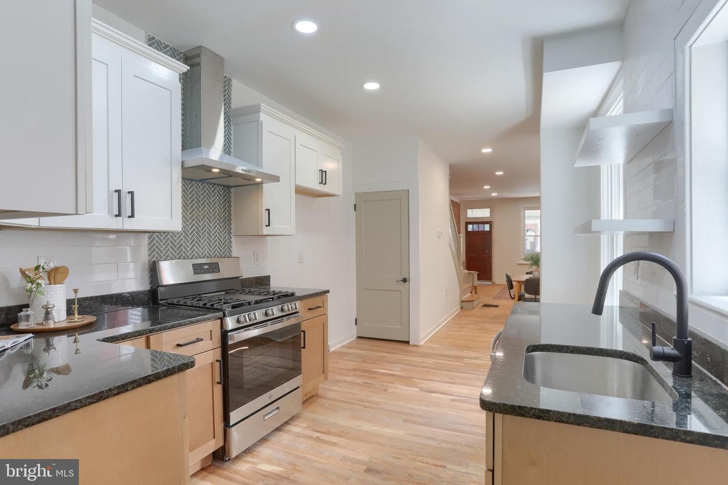 426 Nevin Street photo 15