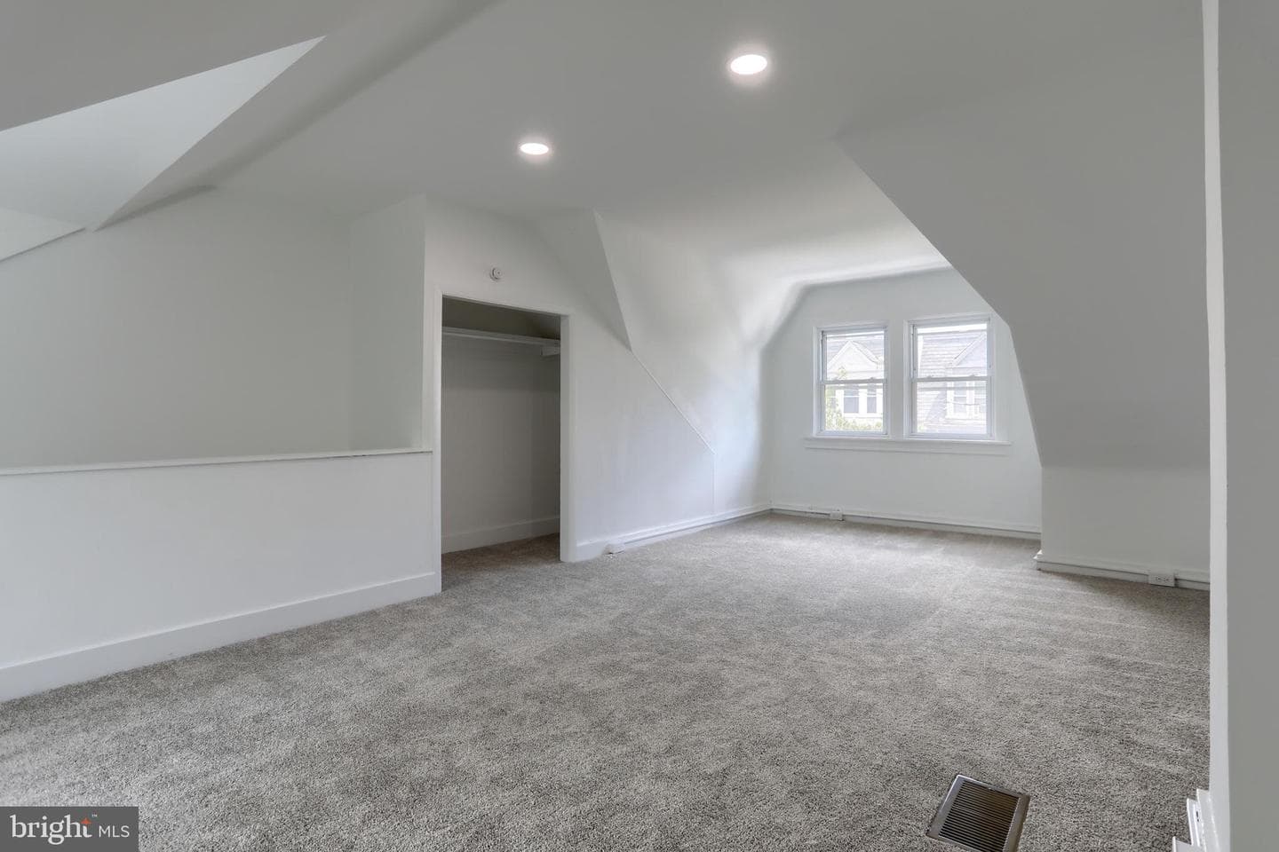 426 Nevin Street photo 33