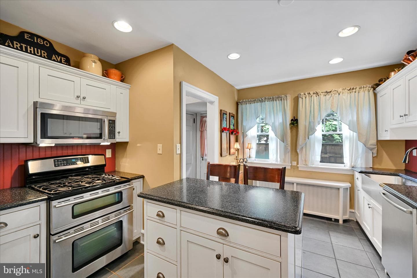 11 Union Avenue photo 19