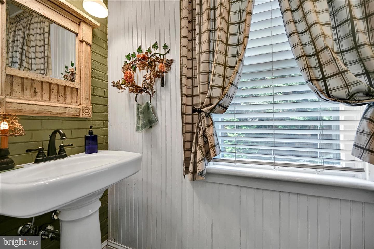 11 Union Avenue photo 28
