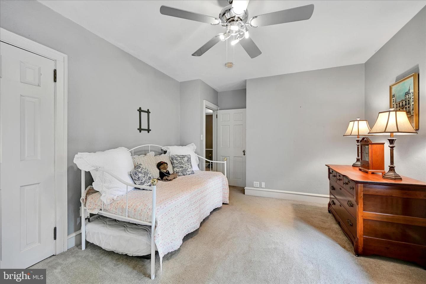11 Union Avenue photo 30