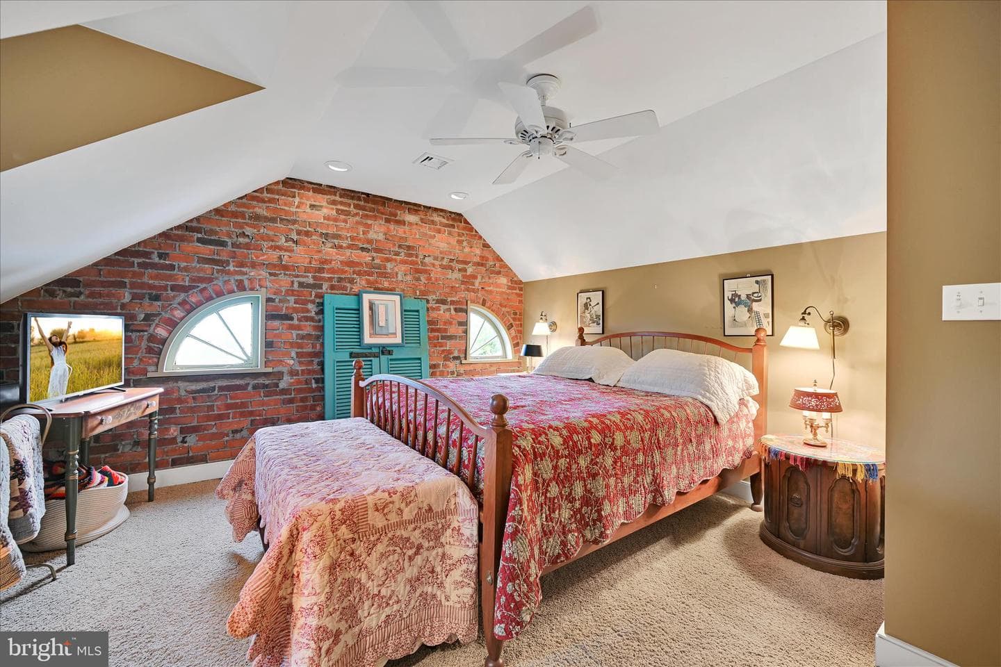 11 Union Avenue photo 31