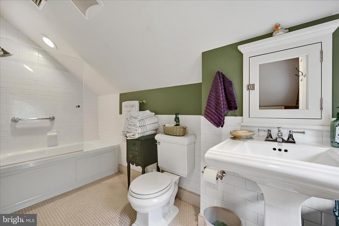 11 Union Avenue photo 34