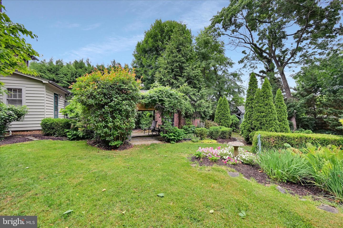 11 Union Avenue photo 40