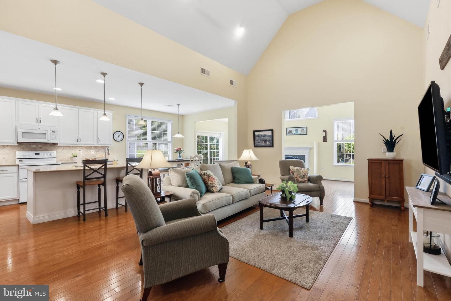 1063 Presidents Drive photo 14