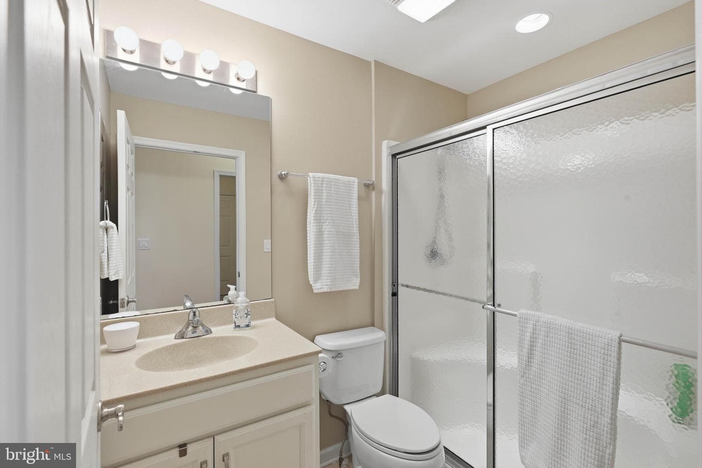 1063 Presidents Drive photo 30