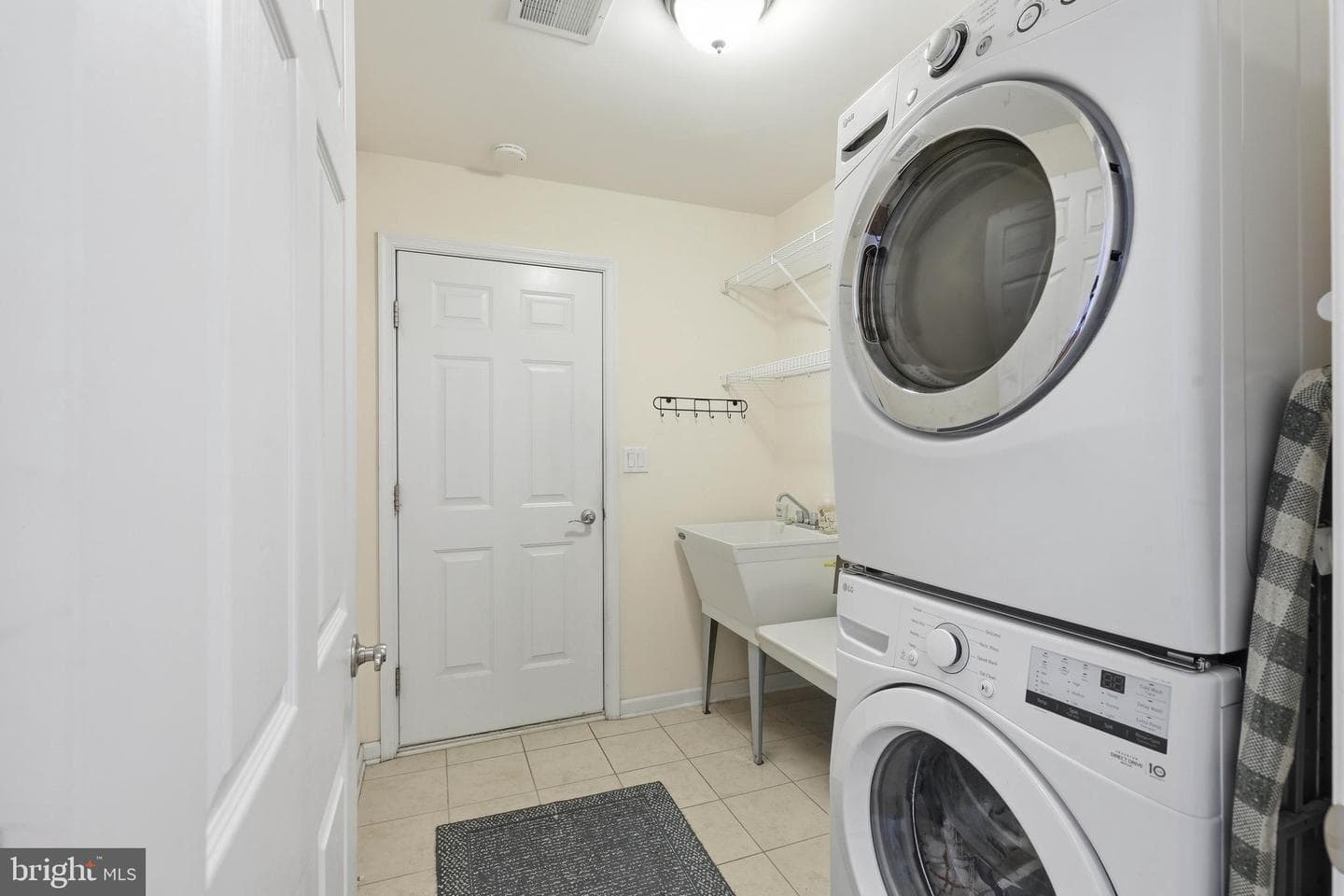 1063 Presidents Drive photo 31