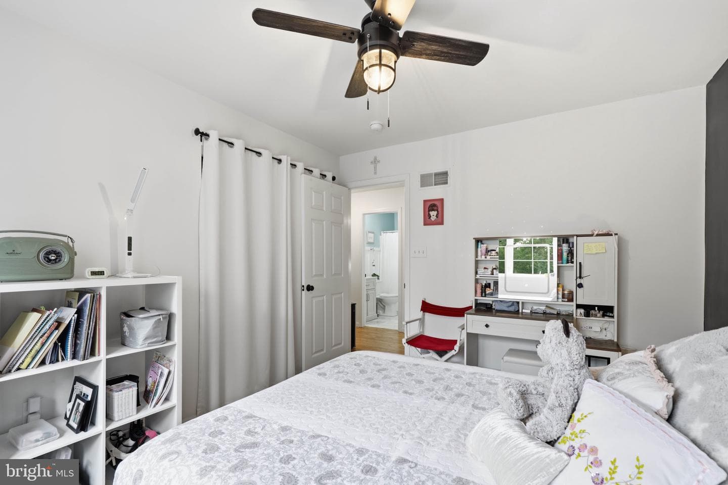230 Cambridge Lane photo 38