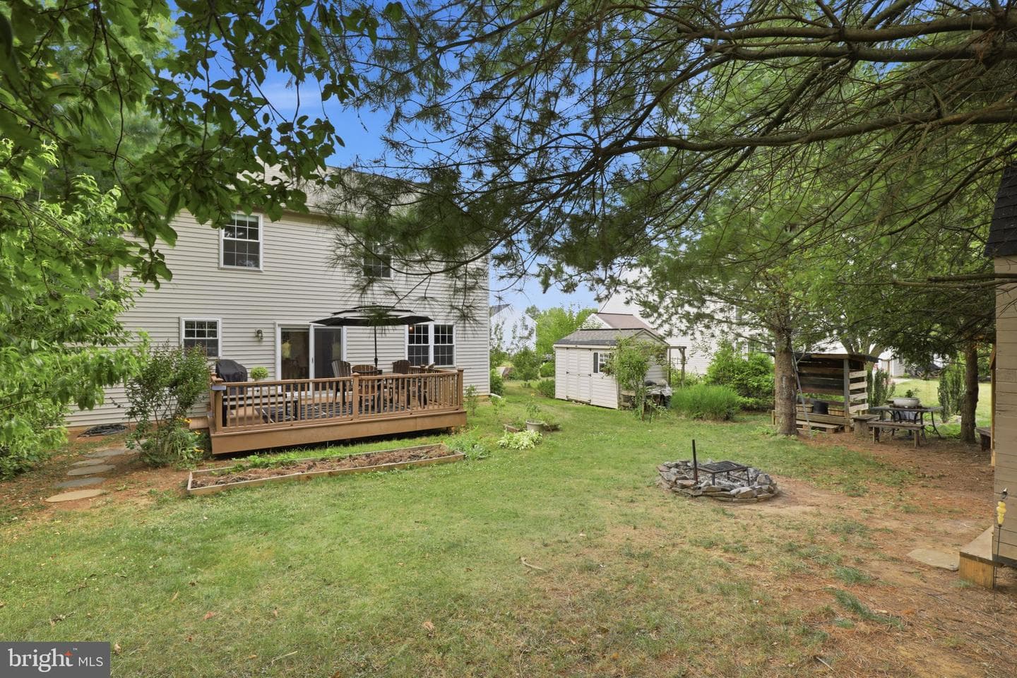 230 Cambridge Lane photo 54