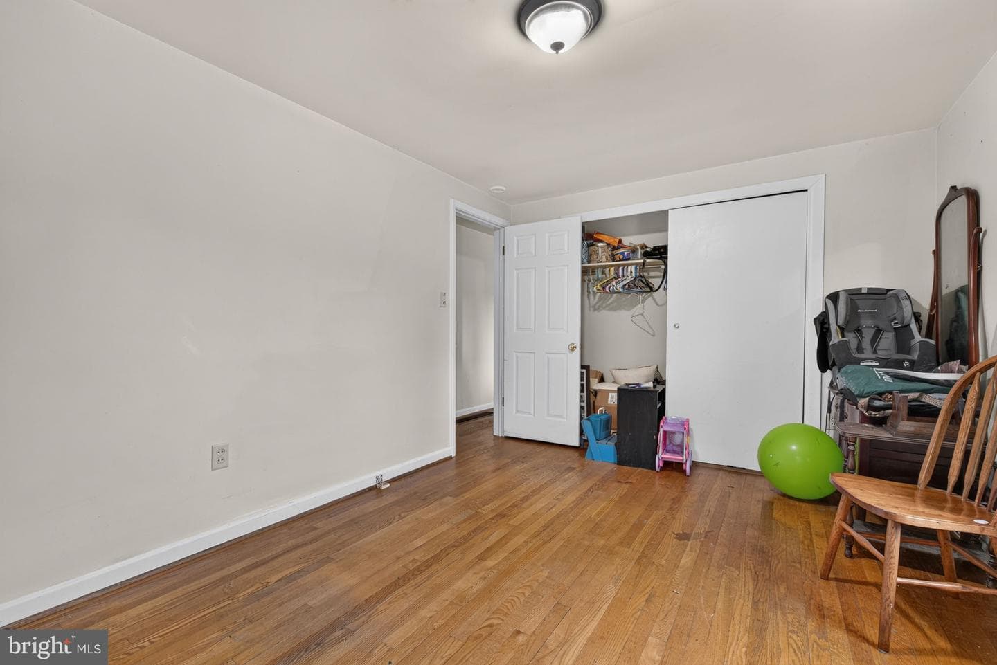 935 Wabank Street photo 12
