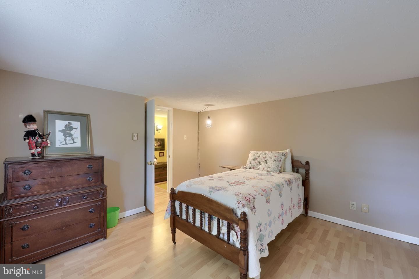 2202 Hershey Avenue photo 33