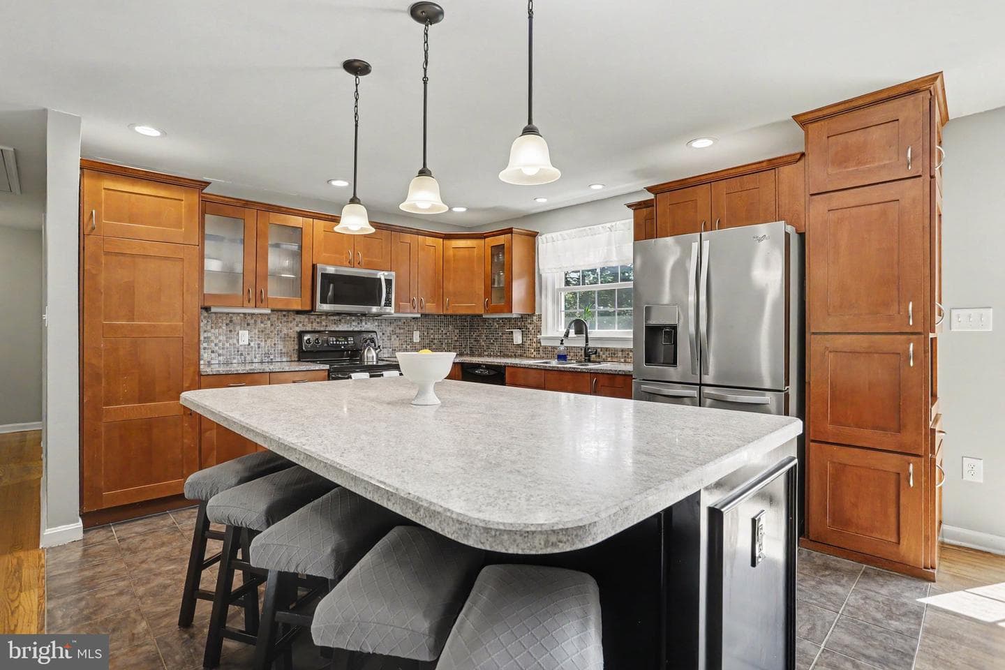 1837 Amity Drive photo 9