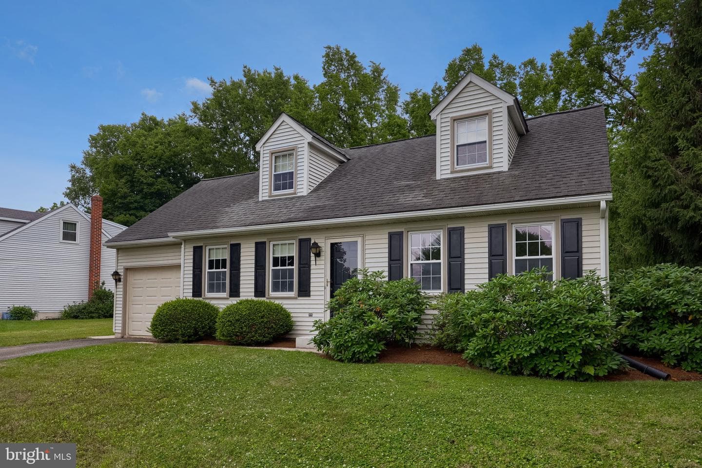 303 Parkwood Drive photo 3