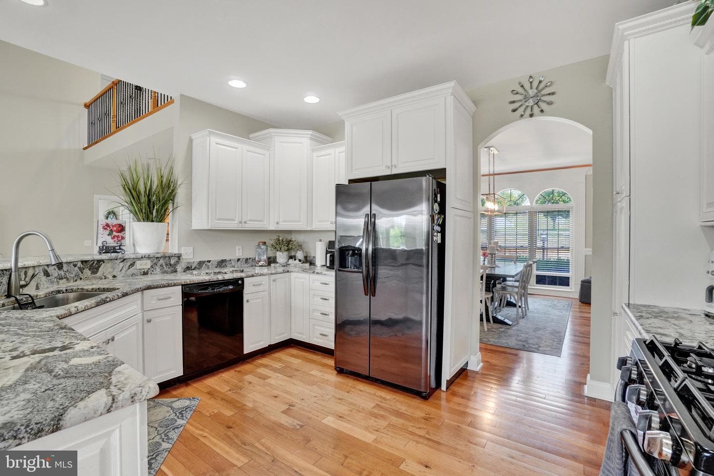 104 Monument Drive photo 10