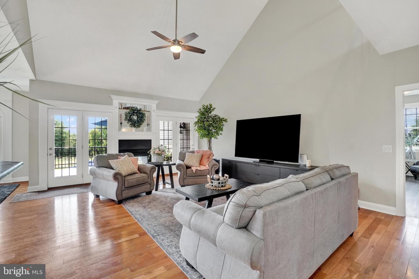 104 Monument Drive photo 17