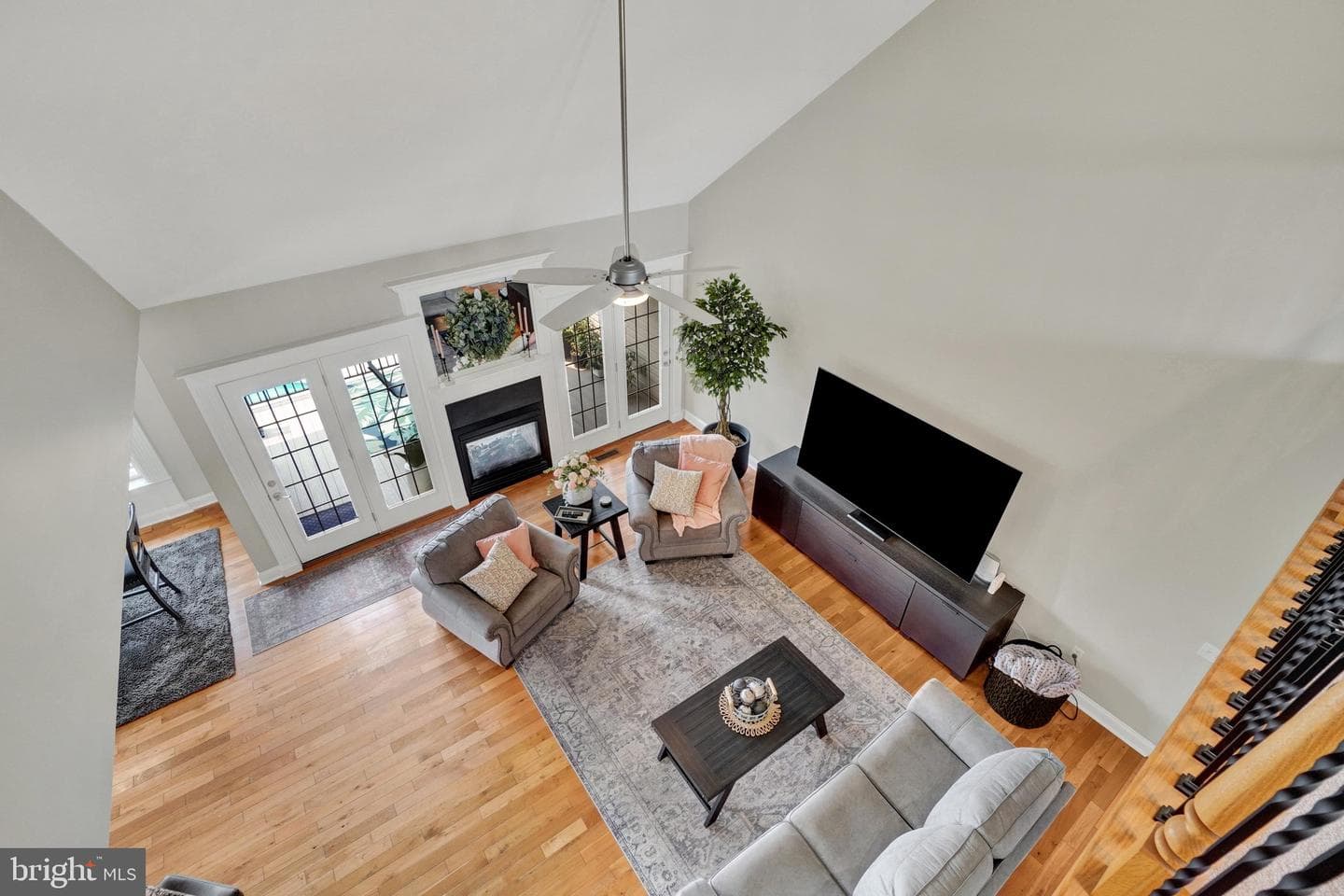 104 Monument Drive photo 23