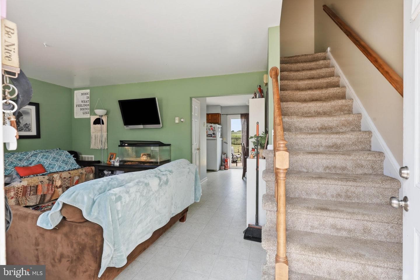 49 Hilldale Drive photo 3
