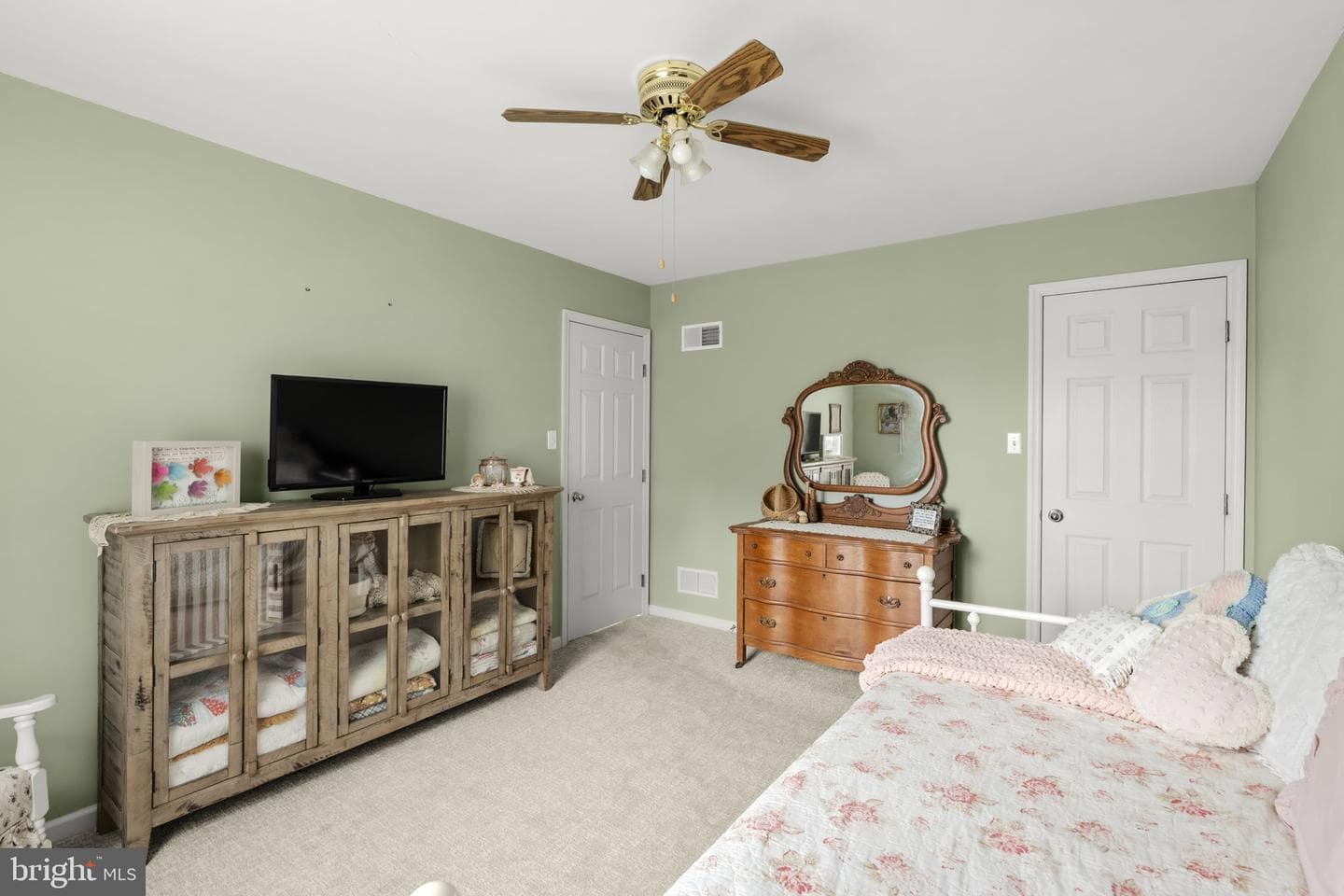 213 Willow Drive photo 43