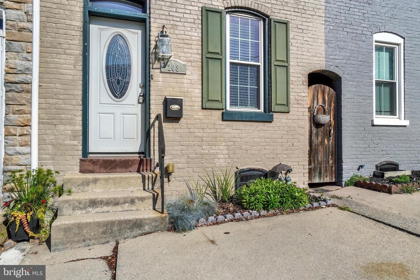 208 S 6th Street photo 3