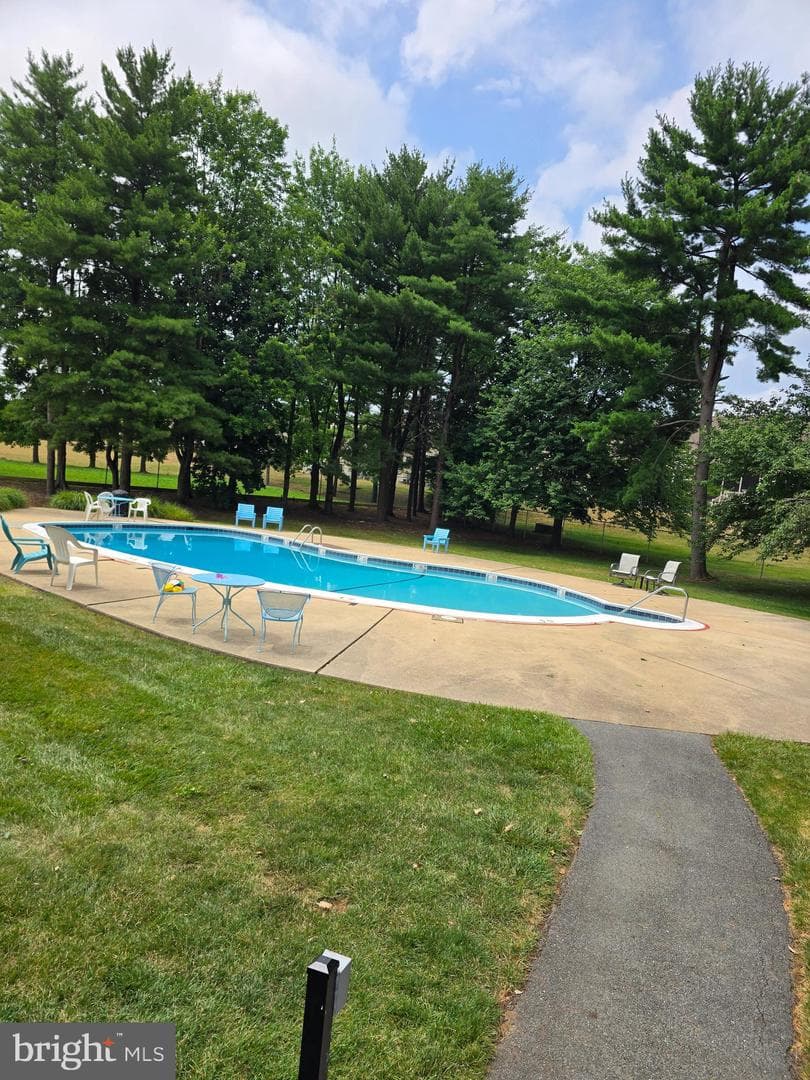 71 Lancaster Estate photo 19