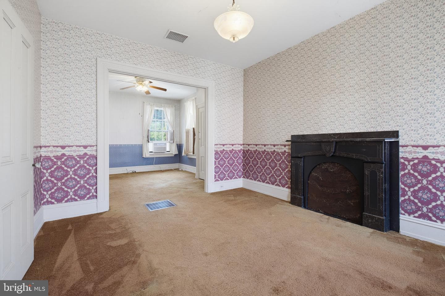 566 Walnut St photo 6