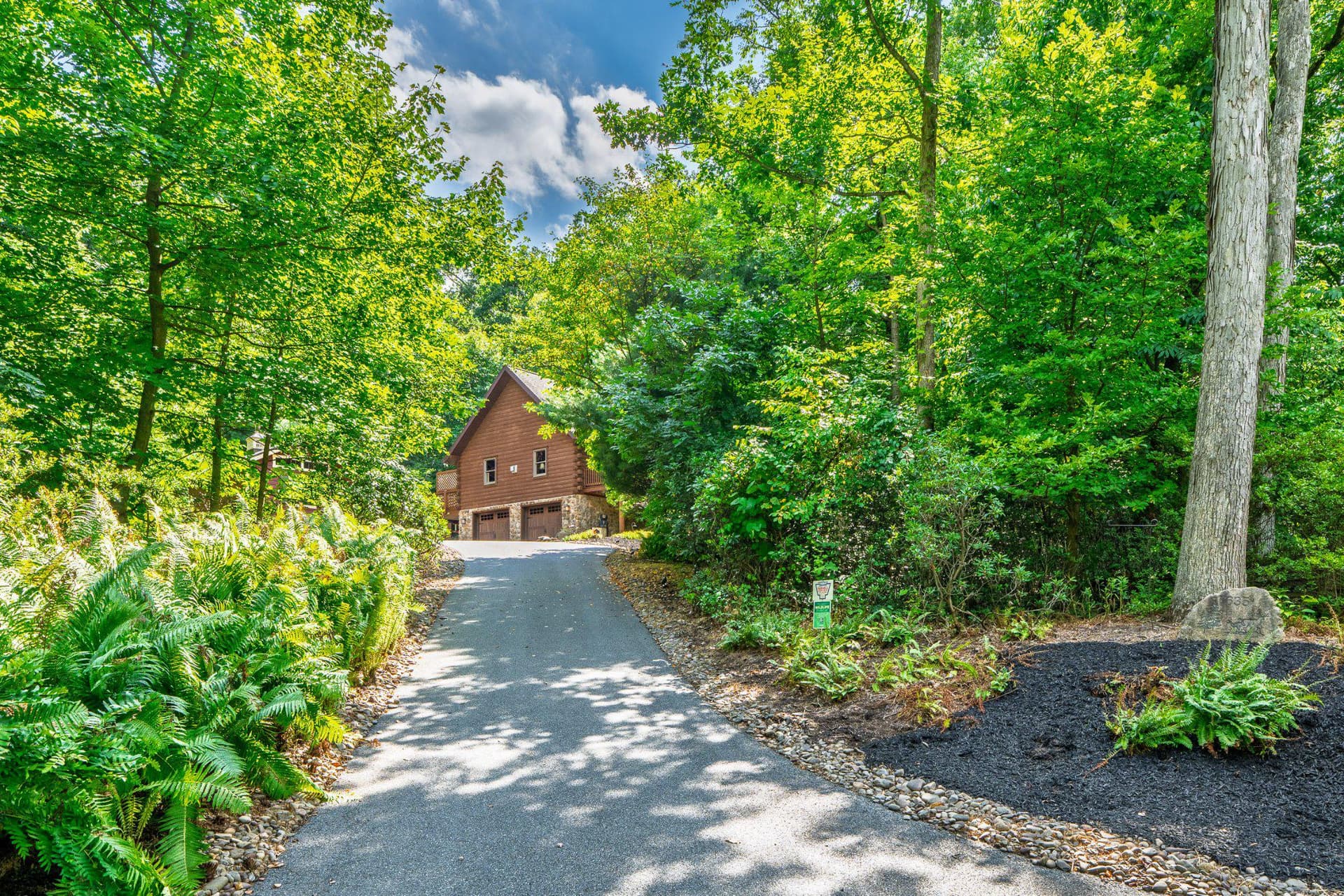 635 Laurel Ridge Road, Reinholds