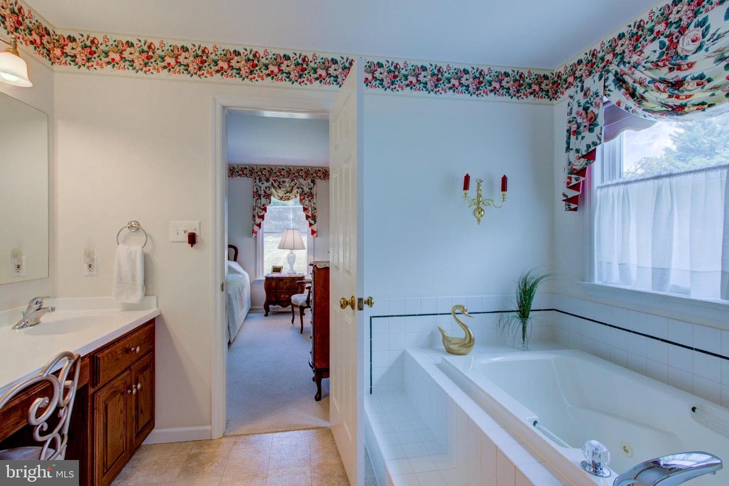 2041 Harrogate Road photo 26