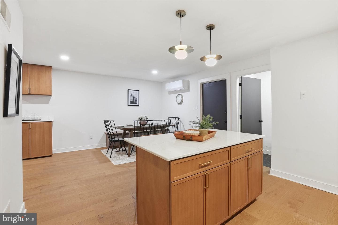 16 E Walnut St photo 18