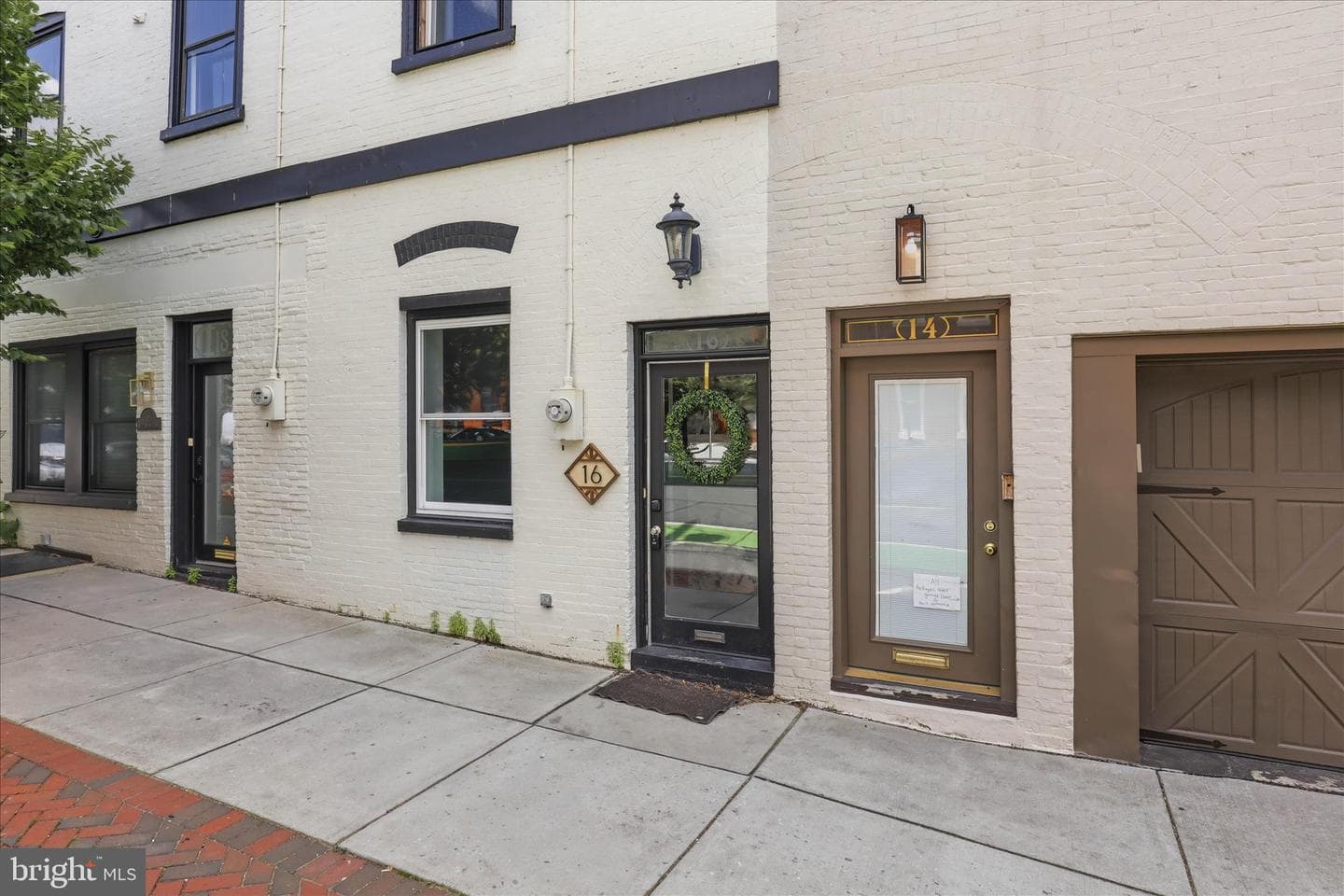16 E Walnut St photo 3