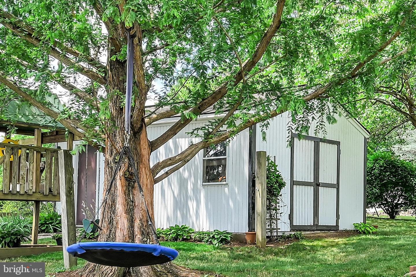 217 Spruce Street photo 39