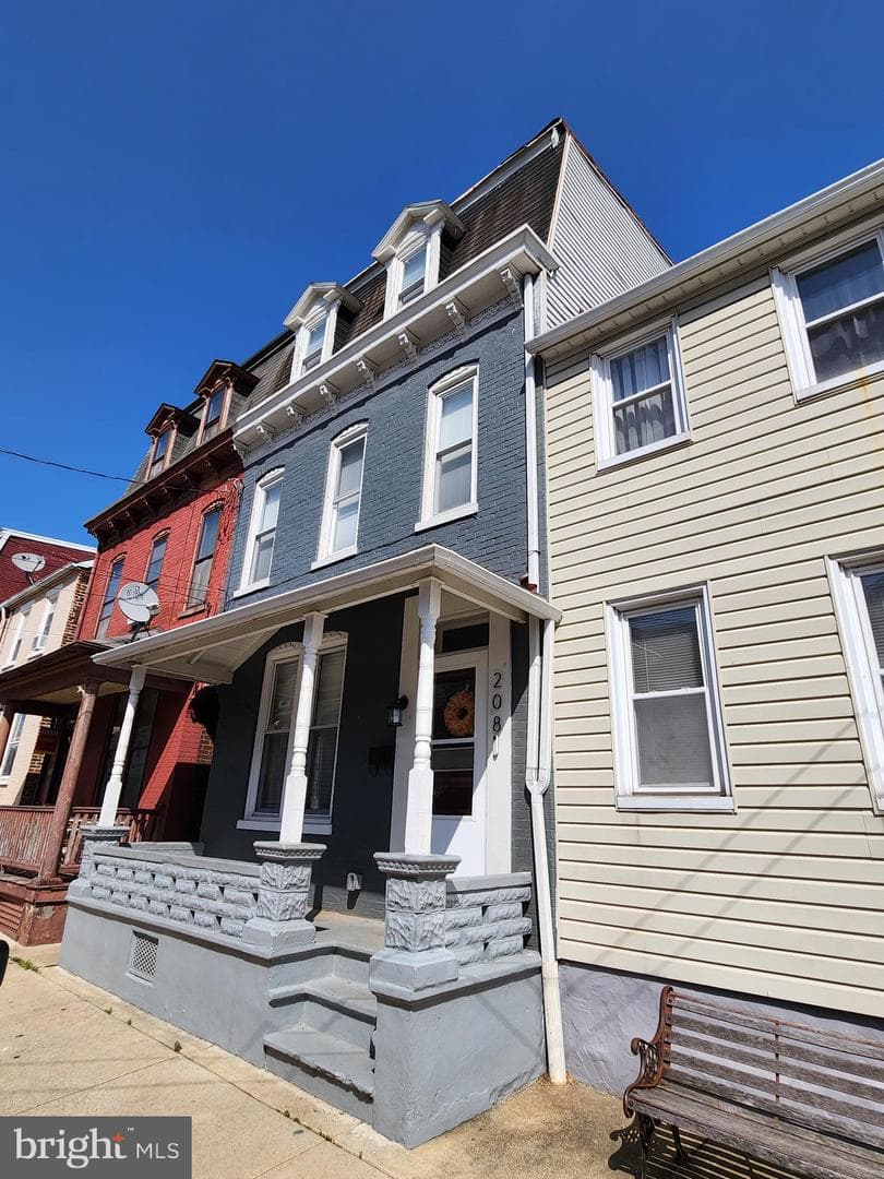 208 Perry Street photo 33