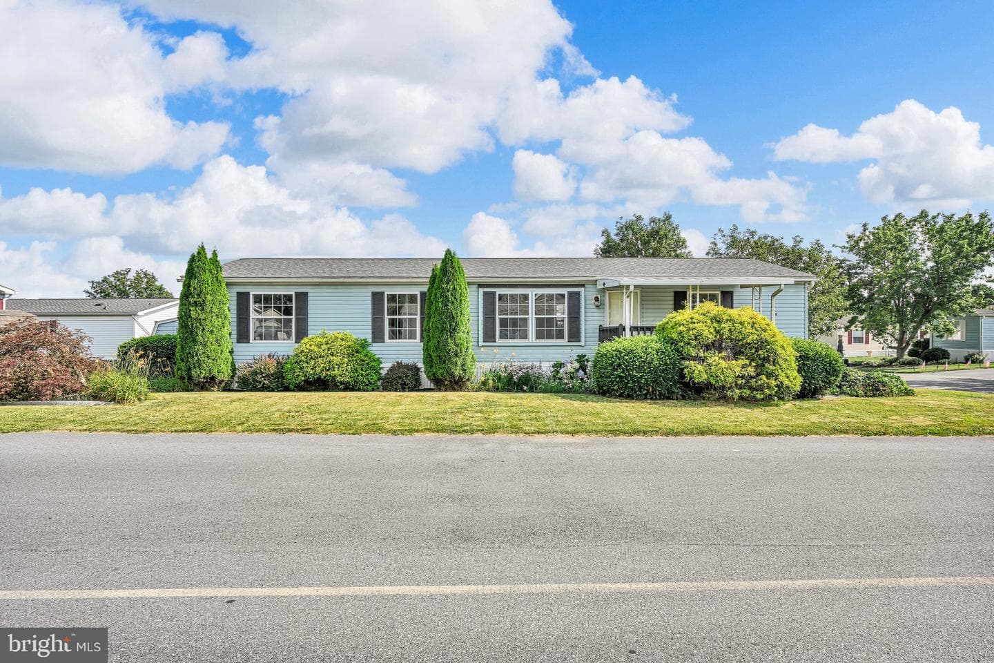 106 Silver Wind Ct S, Lancaster