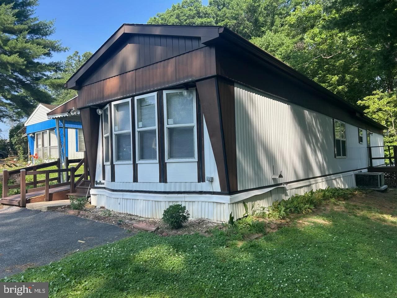 135 Locust Lane photo 3