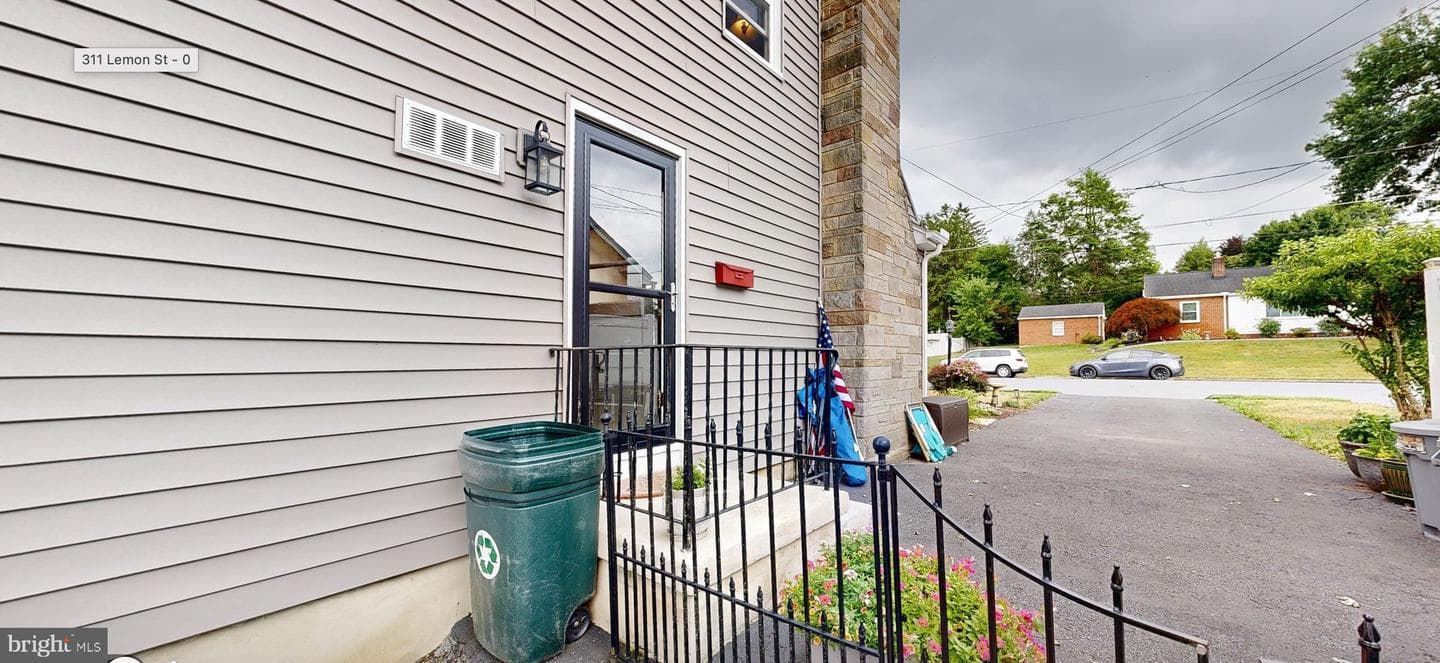 311 Lemon Street photo 47