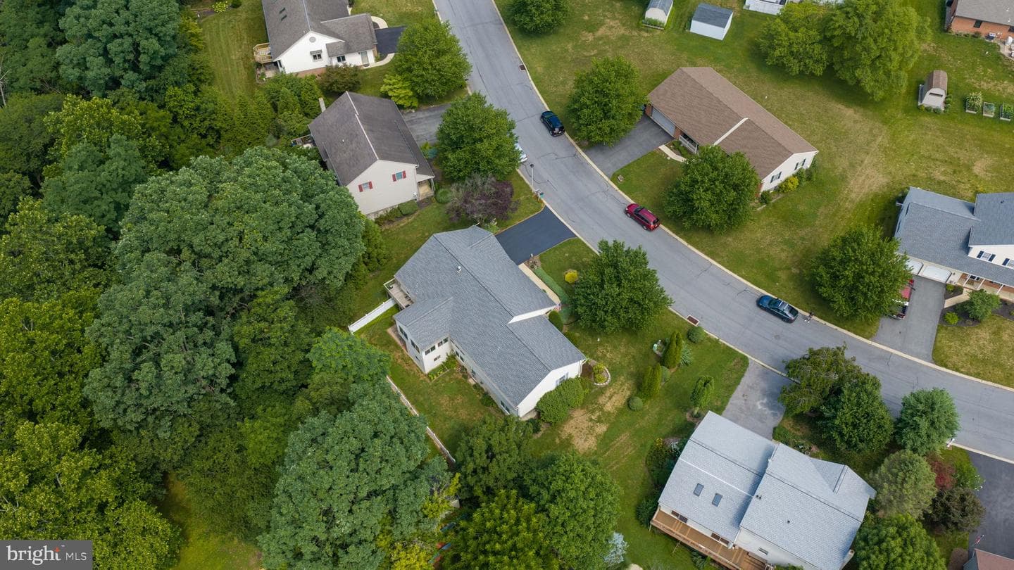 225 Country Drive photo 10