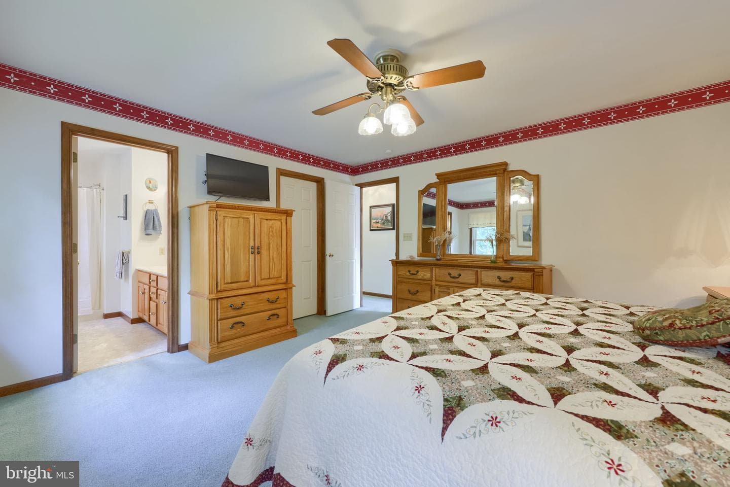 225 Country Drive photo 37