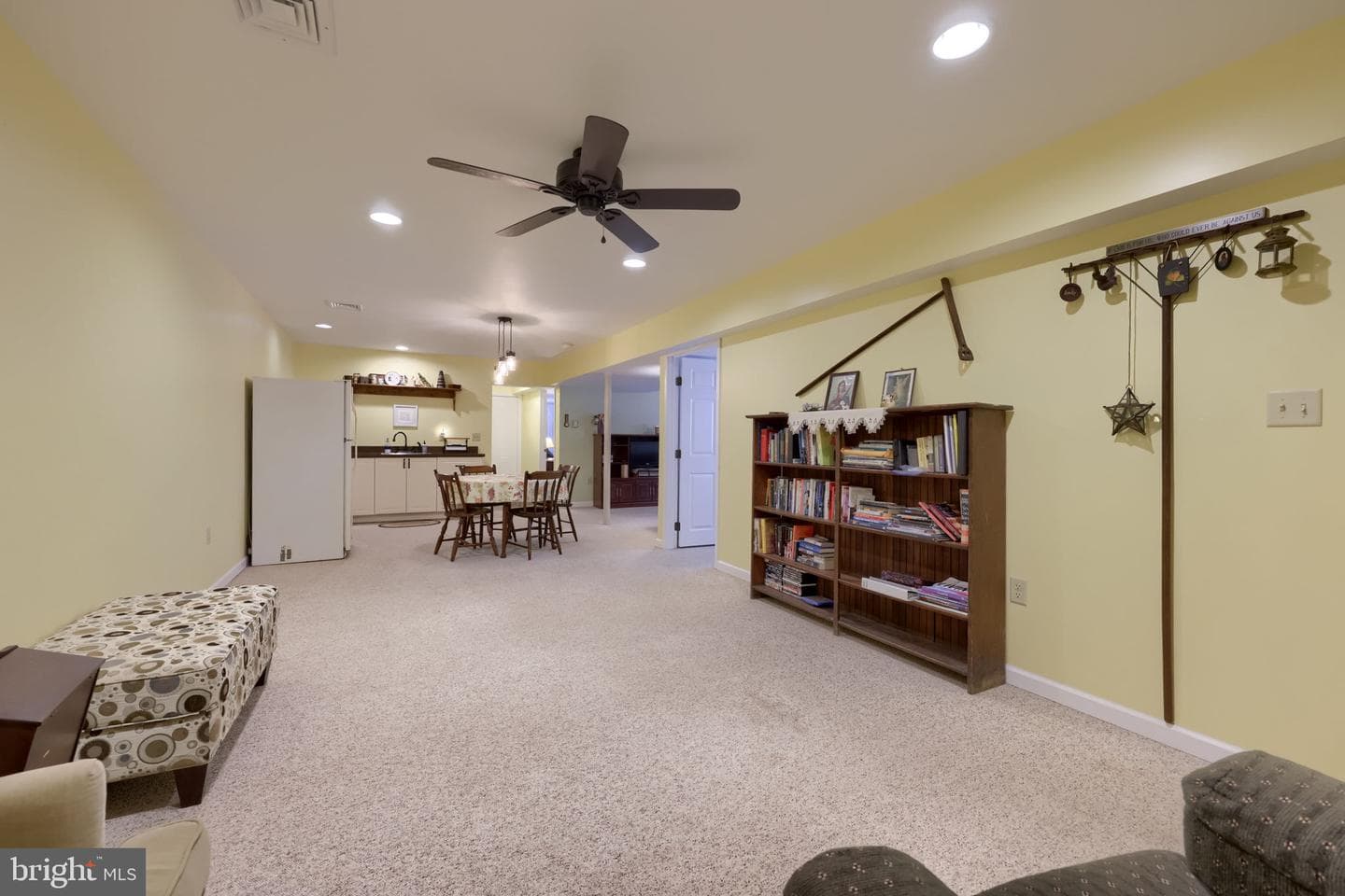 225 Country Drive photo 45