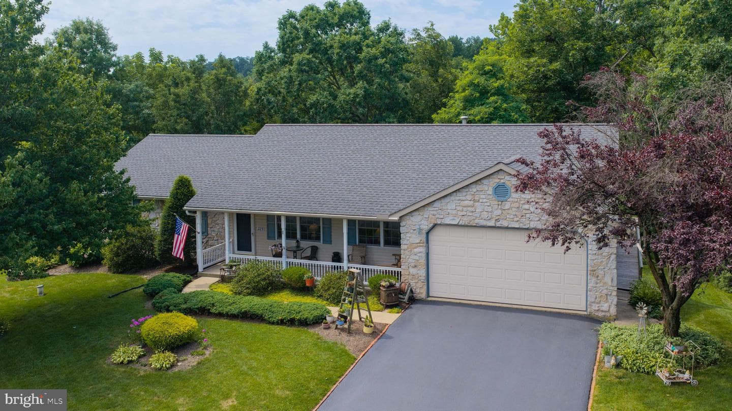 225 Country Drive photo 6