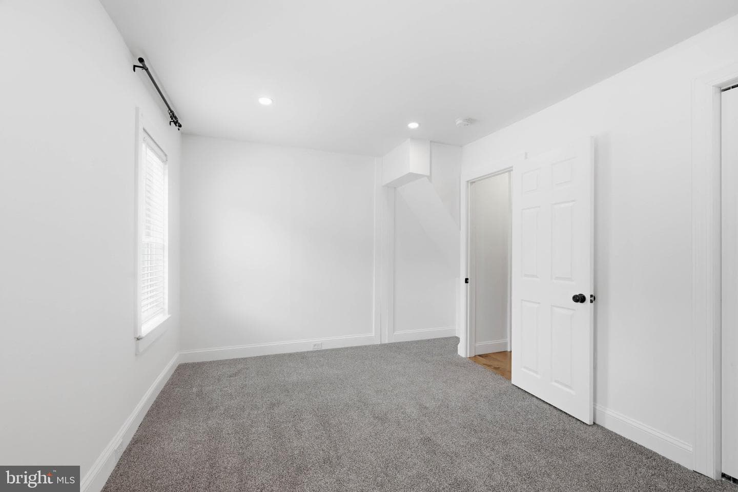 652 Hebrank Street photo 21