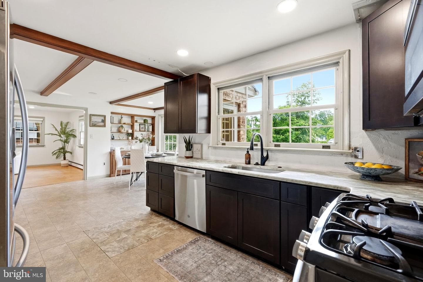 1555 Mission Road photo 27