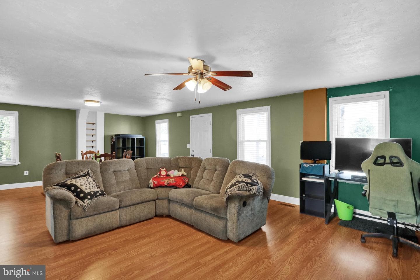 724 Rohrerstown Road photo 3
