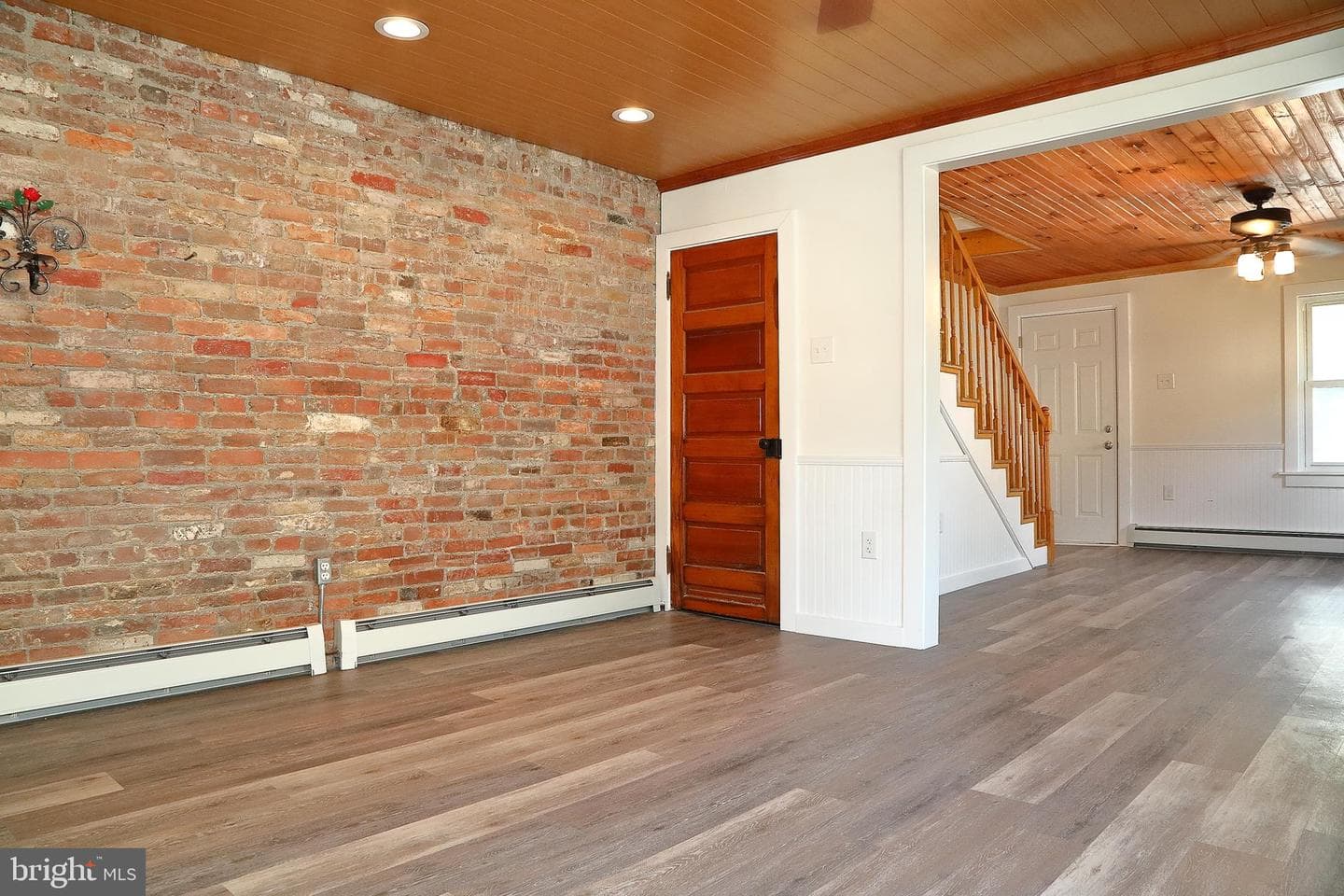 157 S Wolf Street photo 4