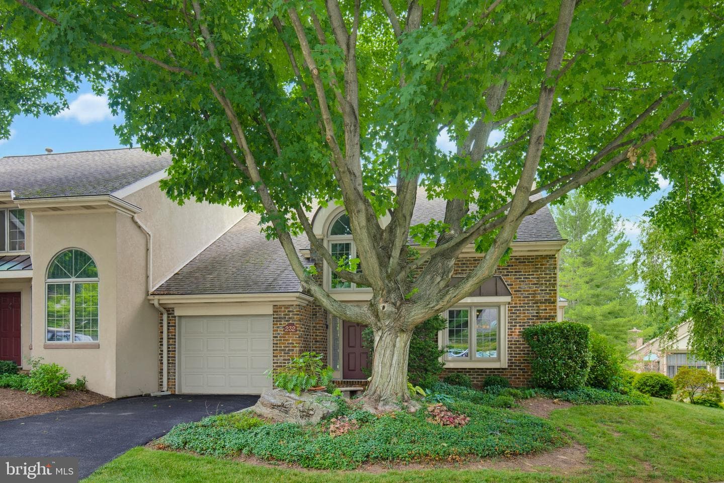 232 Willow Valley Drive, Lancaster