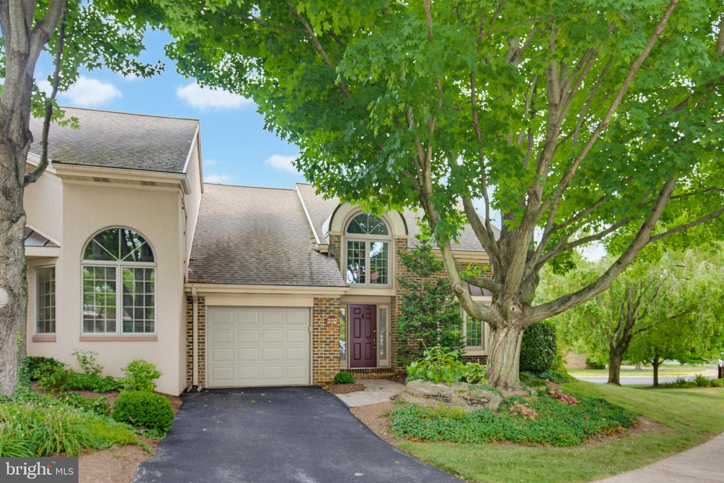 232 Willow Valley Drive, Lancaster