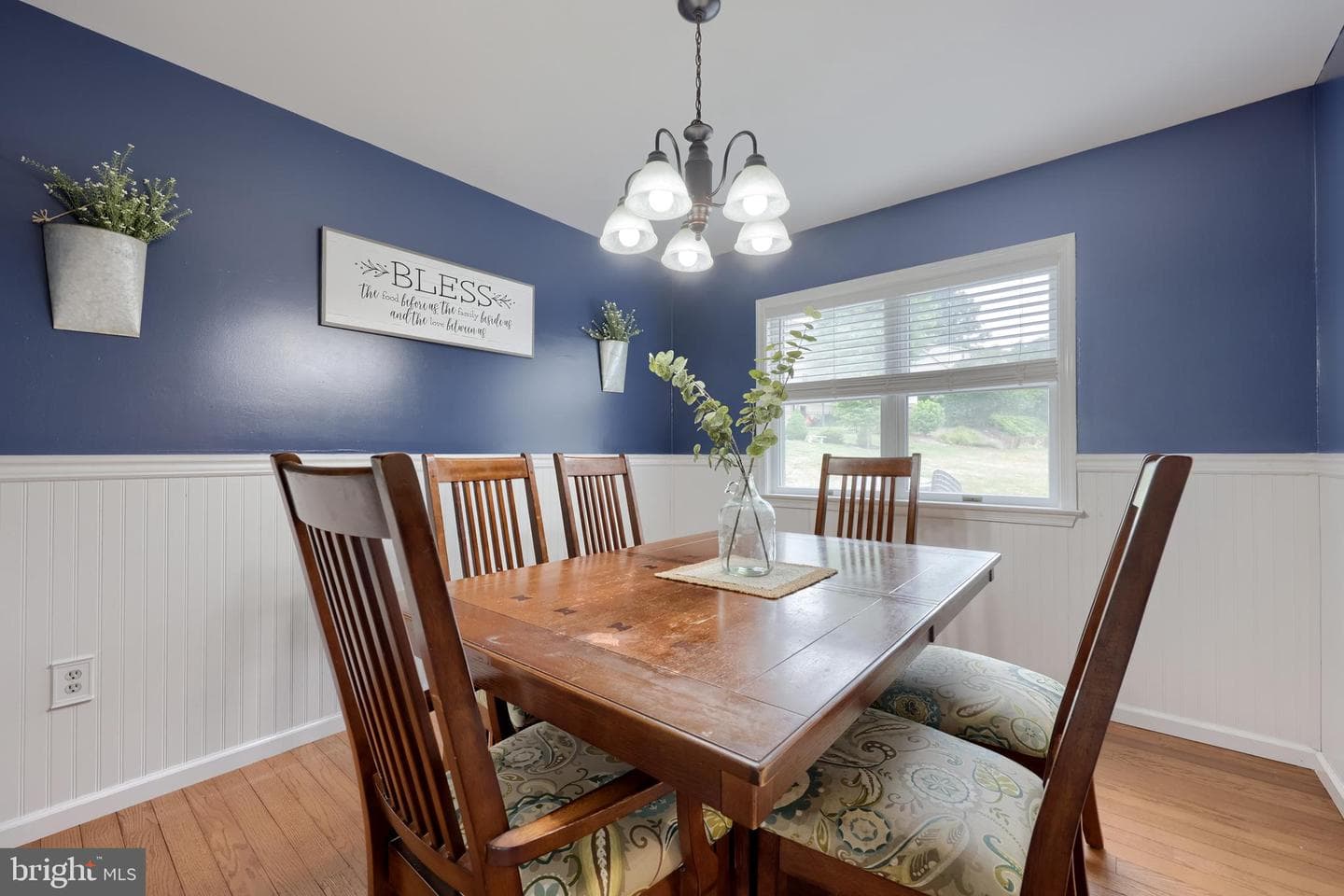 323 Knights Bridge Way photo 16