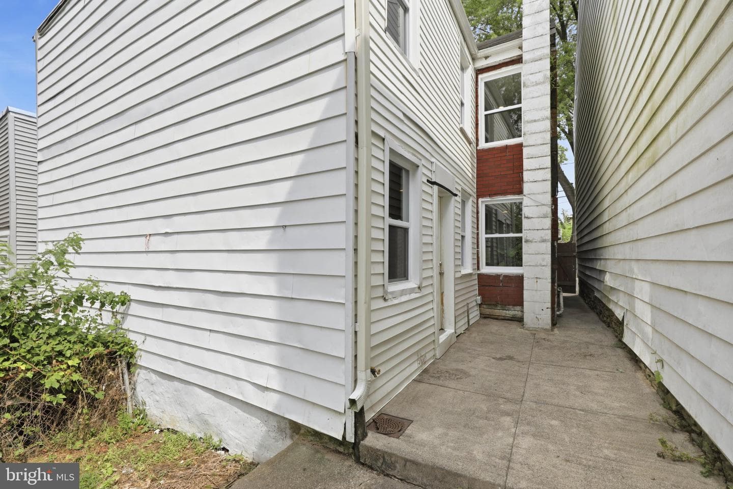 649 Fremont Street photo 32