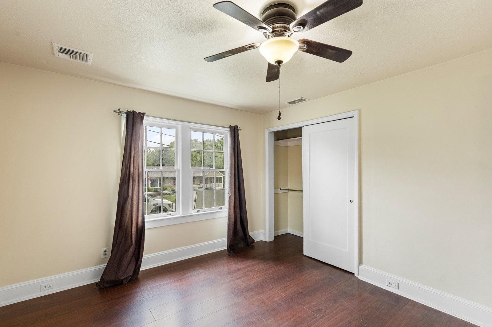 20 Clayton Avenue photo 25