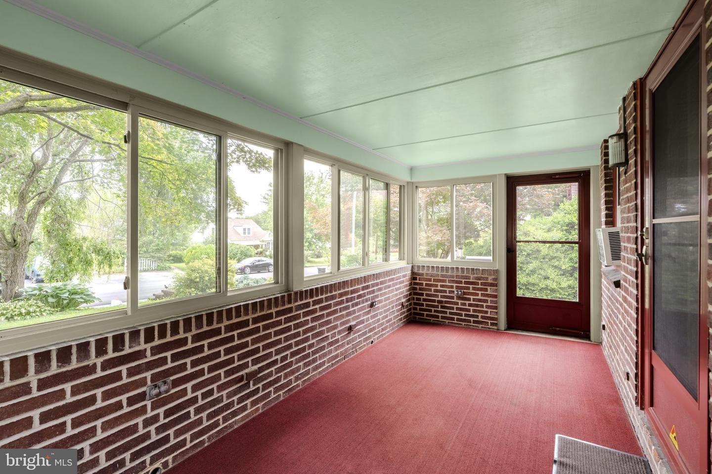1612 Ridgeview Avenue photo 5